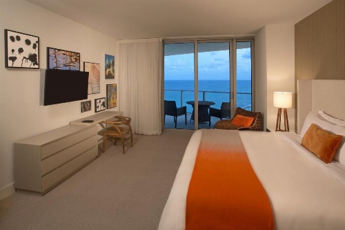 Hyde Resort & Residences image 12